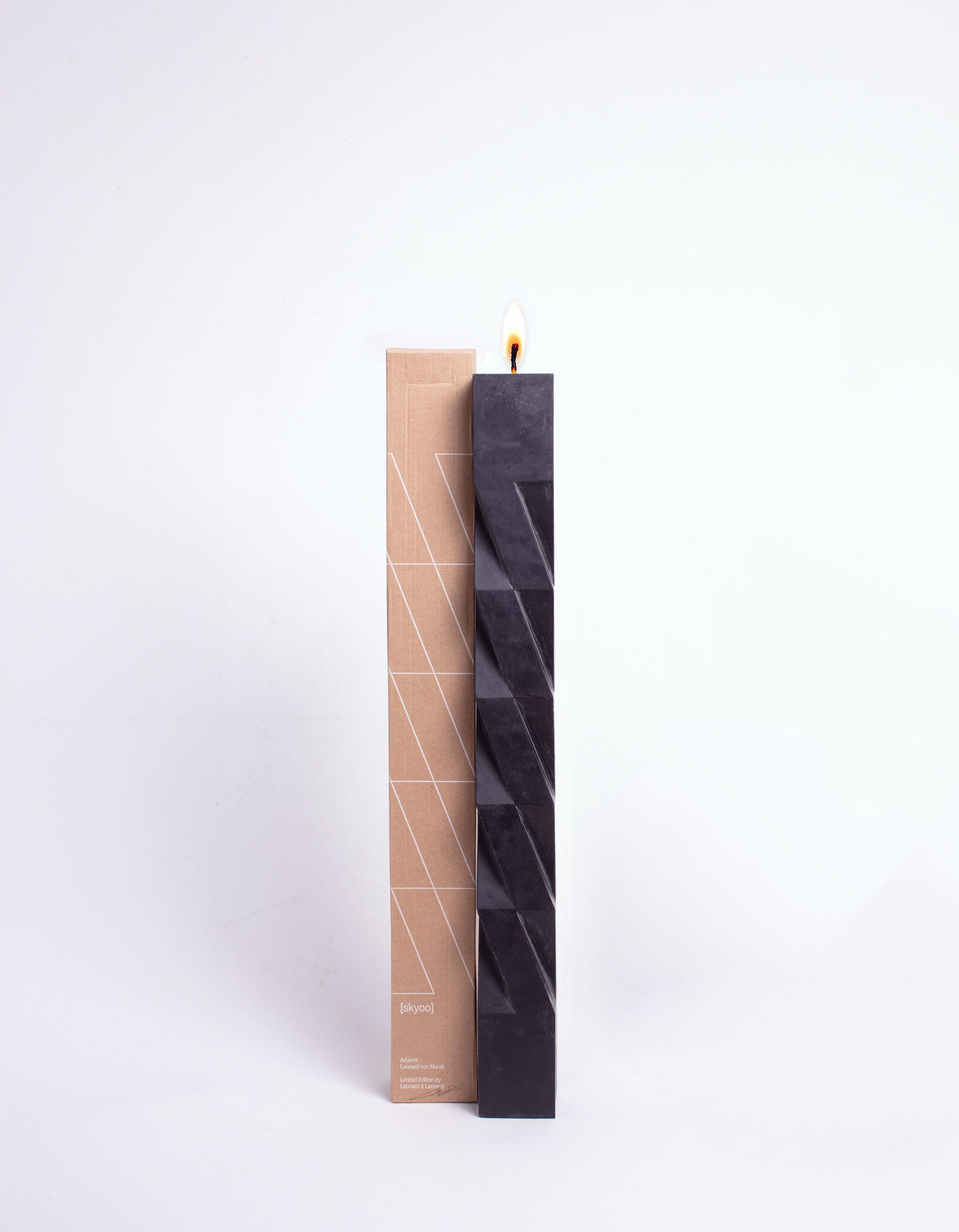 Skyoo Leather Scent - 1500G Candles - Leonard & Leonard MACKEENE 